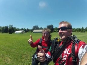 My (Almost) Graceful Skydiving Experience 4